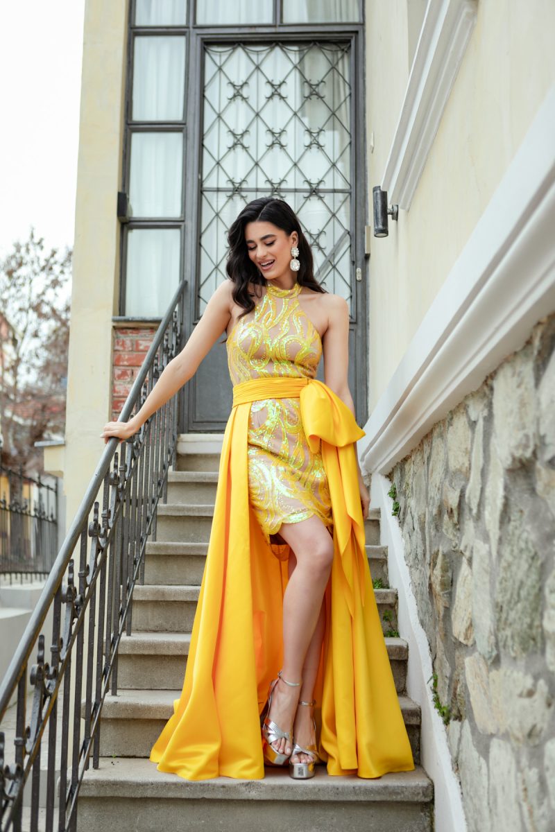 Φόρεμα Grecian λουρεξ με Κομψά Πέστα Μανίκια