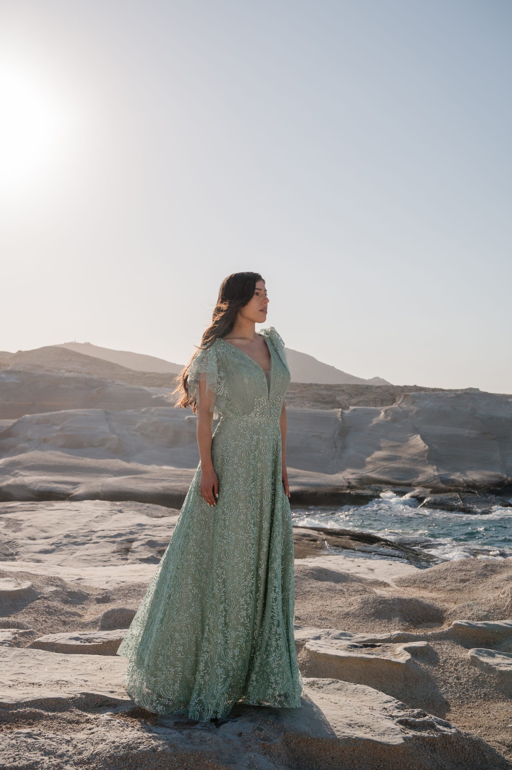 Maxi Βραδινό Φόρεμα με Παγιέτες – Τούλι – Elegant Φόρεμα με V Ντεκολτέ